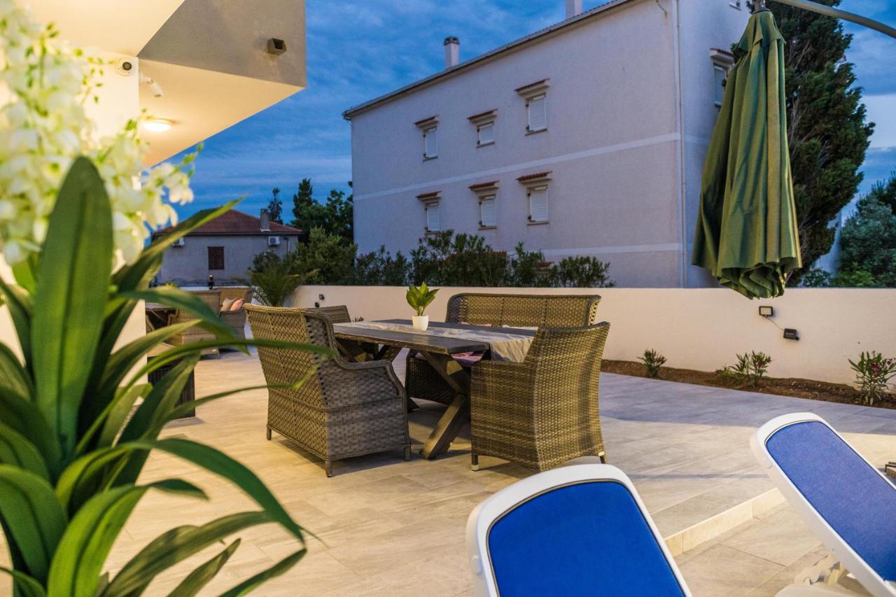 Villa Jana Luxury Apartments 诺瓦利娅 外观 照片