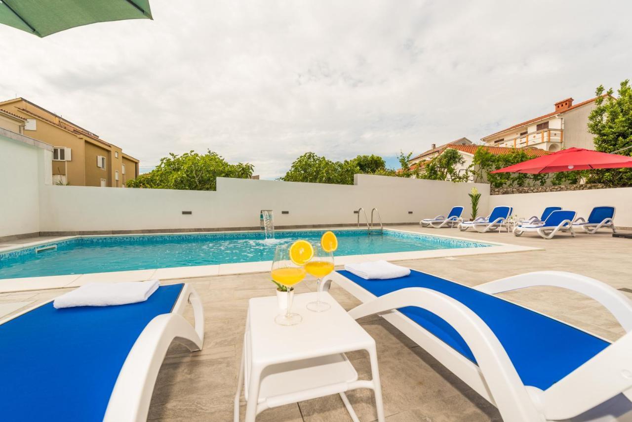 Villa Jana Luxury Apartments 诺瓦利娅 外观 照片