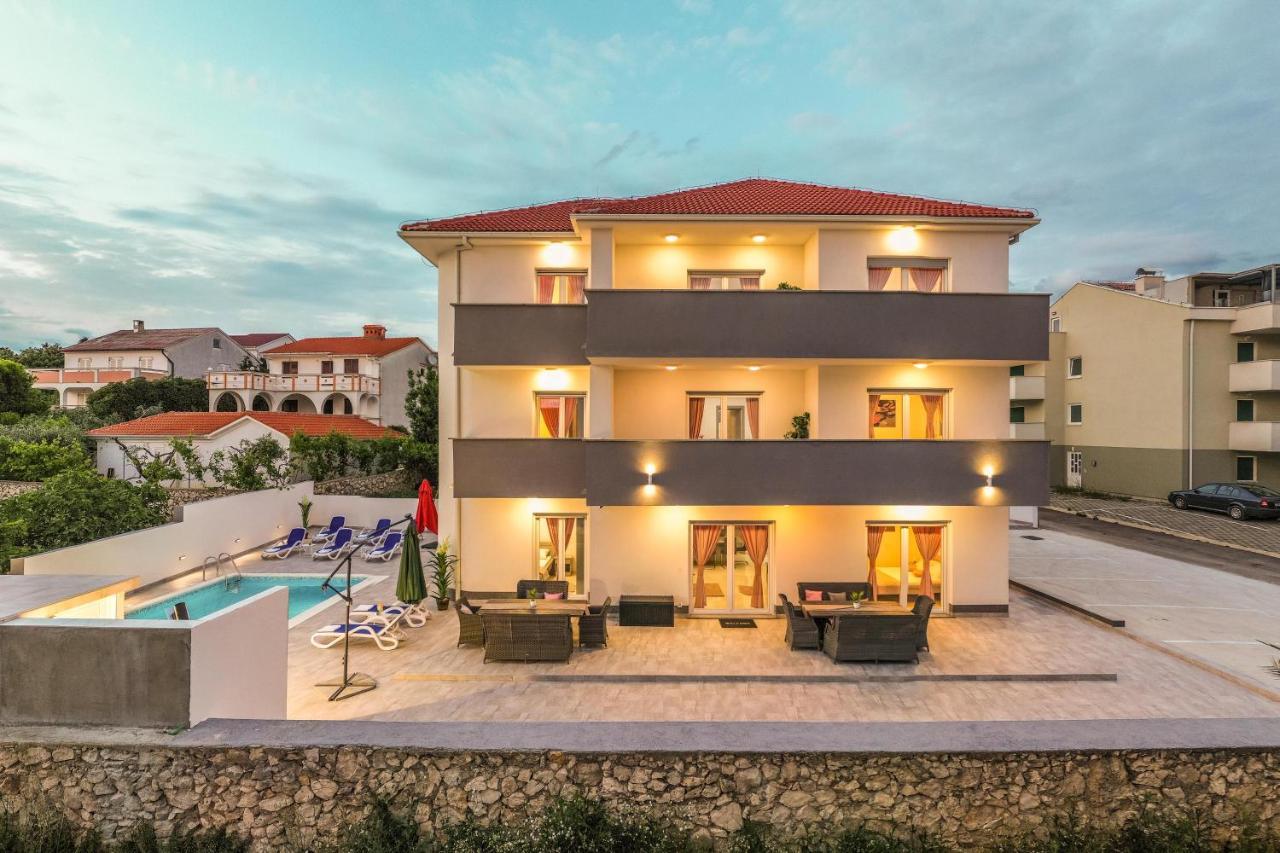 Villa Jana Luxury Apartments 诺瓦利娅 外观 照片