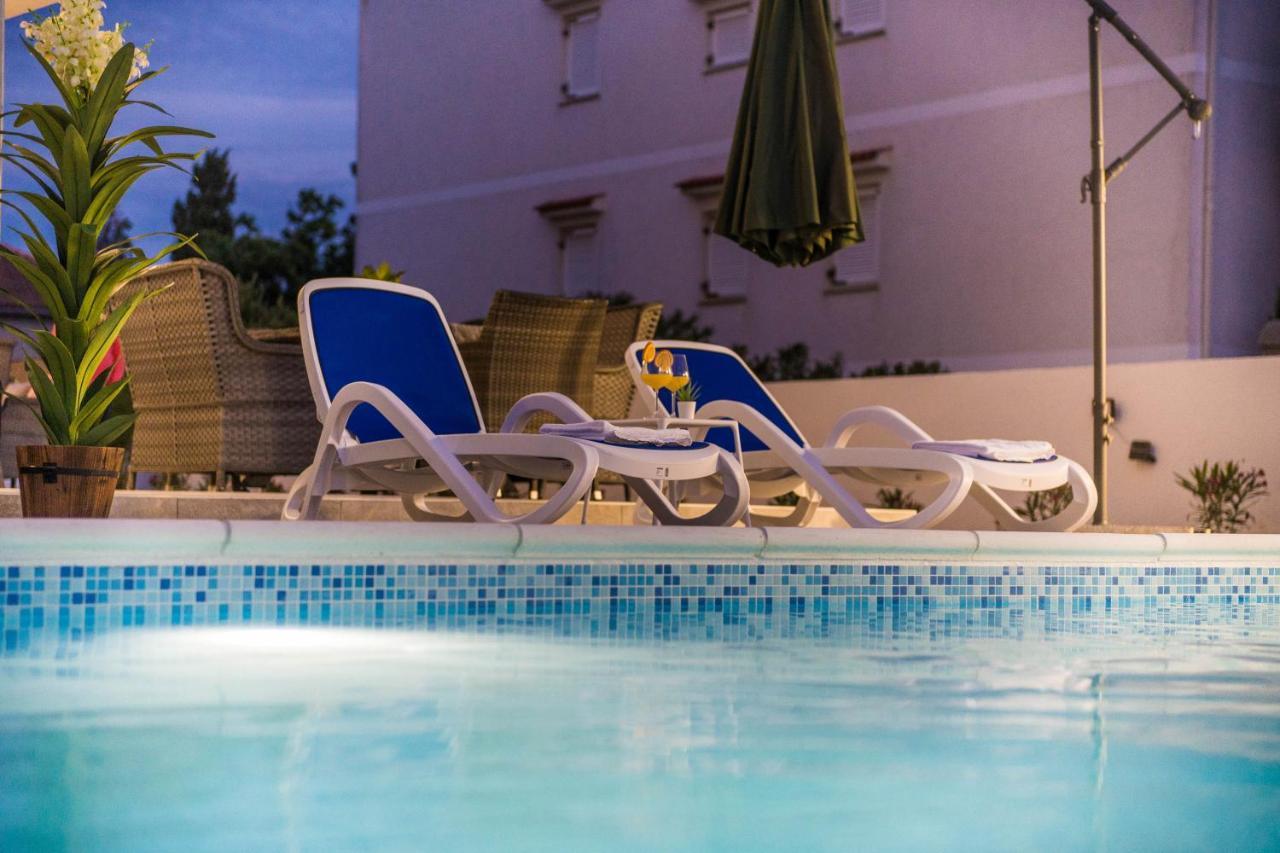 Villa Jana Luxury Apartments 诺瓦利娅 外观 照片
