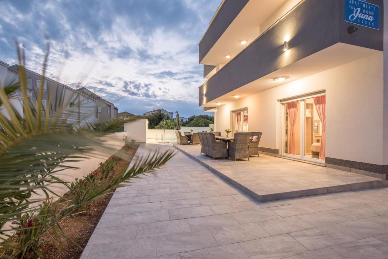 Villa Jana Luxury Apartments 诺瓦利娅 外观 照片