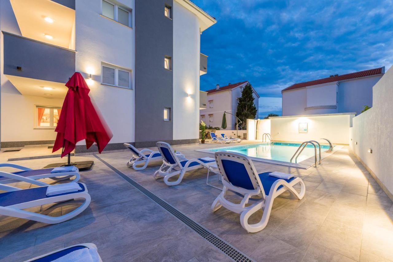 Villa Jana Luxury Apartments 诺瓦利娅 外观 照片
