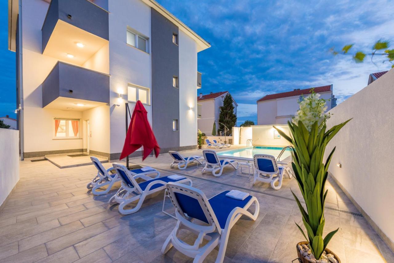Villa Jana Luxury Apartments 诺瓦利娅 外观 照片