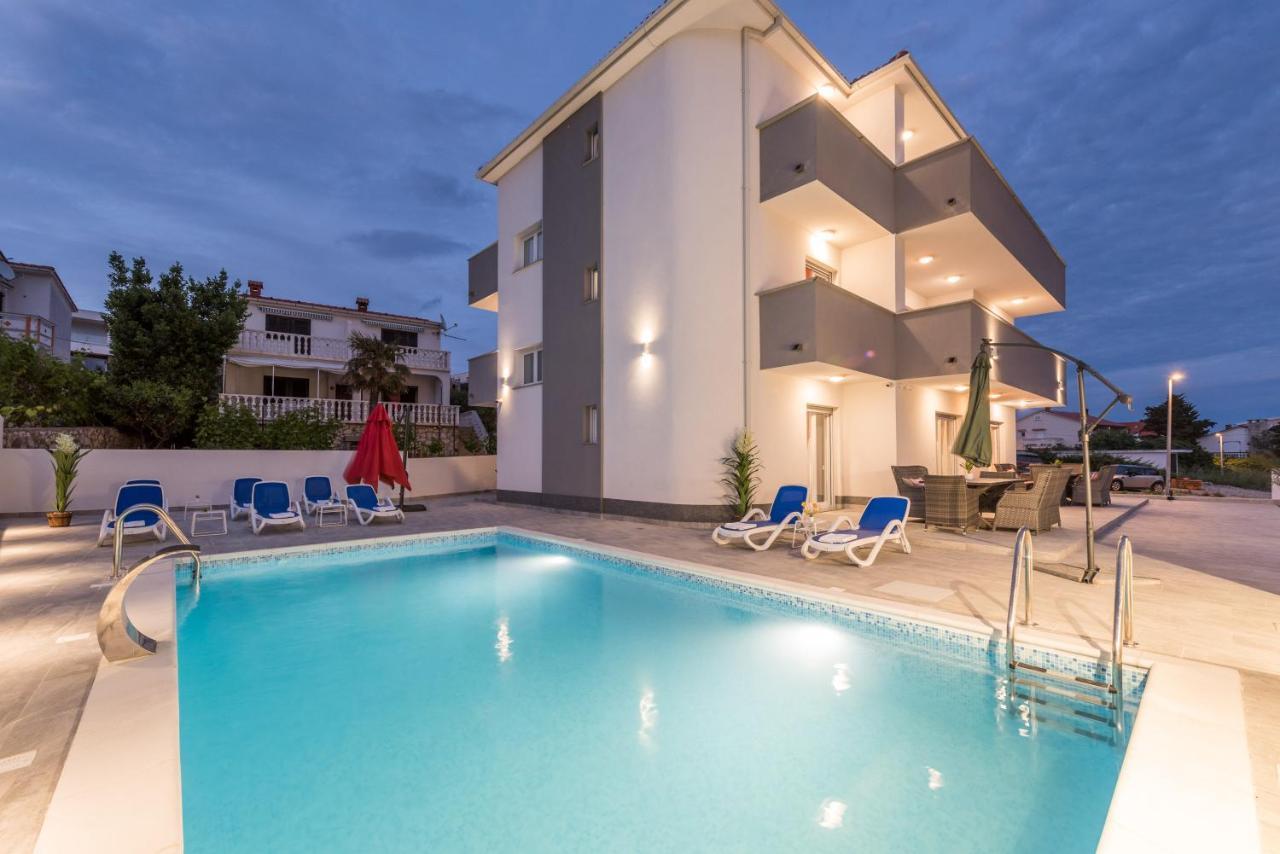 Villa Jana Luxury Apartments 诺瓦利娅 外观 照片