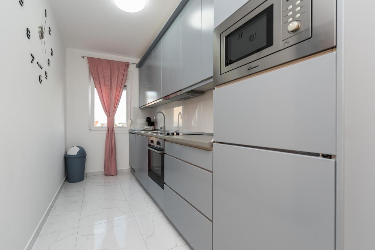 Villa Jana Luxury Apartments 诺瓦利娅 外观 照片