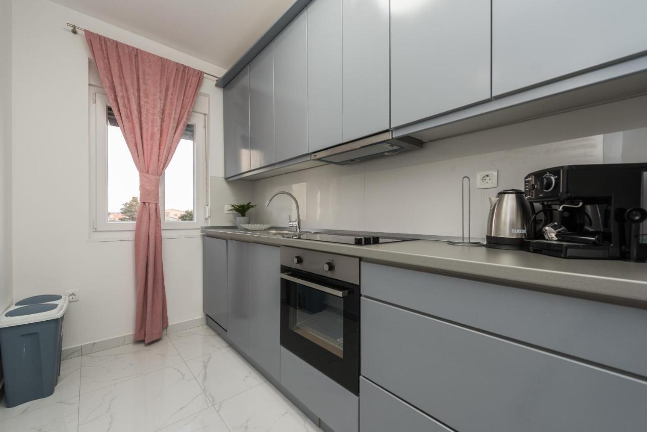 Villa Jana Luxury Apartments 诺瓦利娅 外观 照片