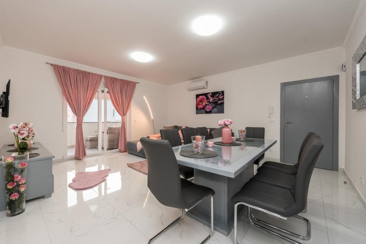 Villa Jana Luxury Apartments 诺瓦利娅 外观 照片